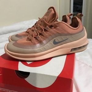 Women’s Nike Air Max Axis